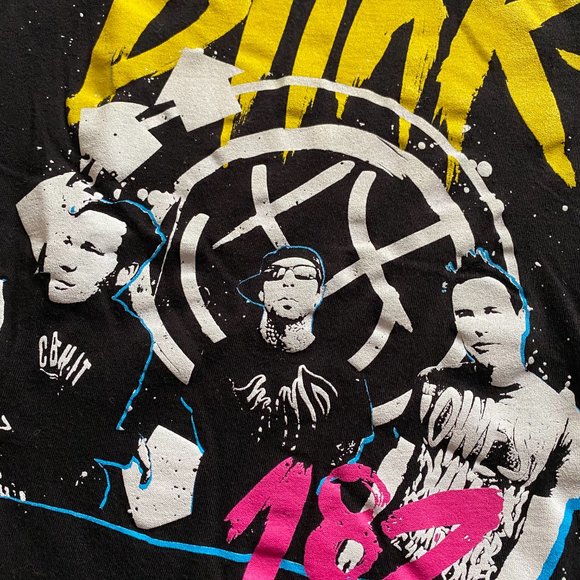 Blink-182 Chest Approx. 15.5'' Graphic Band Tee - Picture 3 of 10
